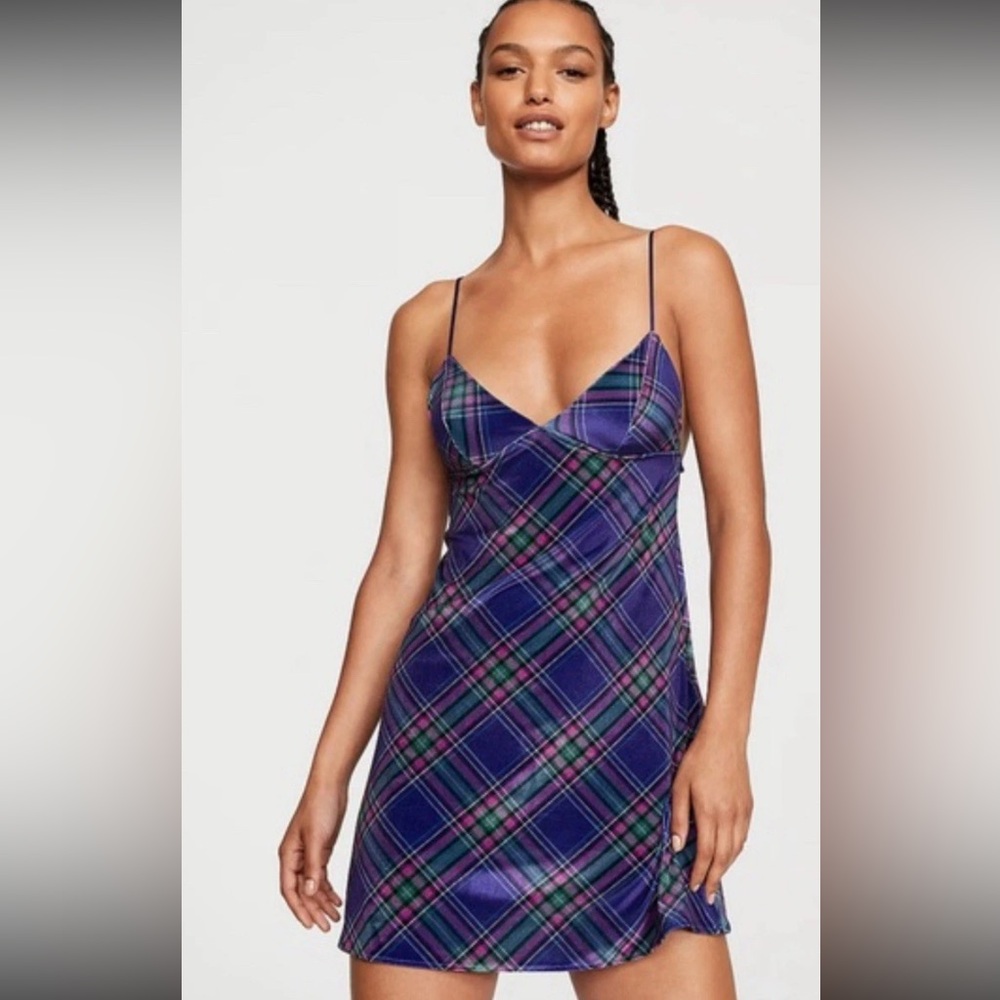 Victoria's Secret Velvet V-Neck Slip Dress Coquette Girl Lingerie Cami SZ.M NWT